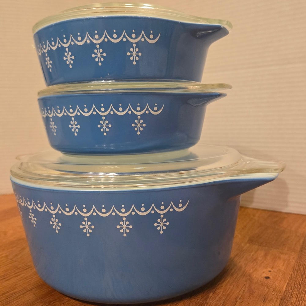 Pyrex Snowflake Blue Garland 3 Pc Casserole Set w/ Lids Vintage Collectible - Picture 5 of 13